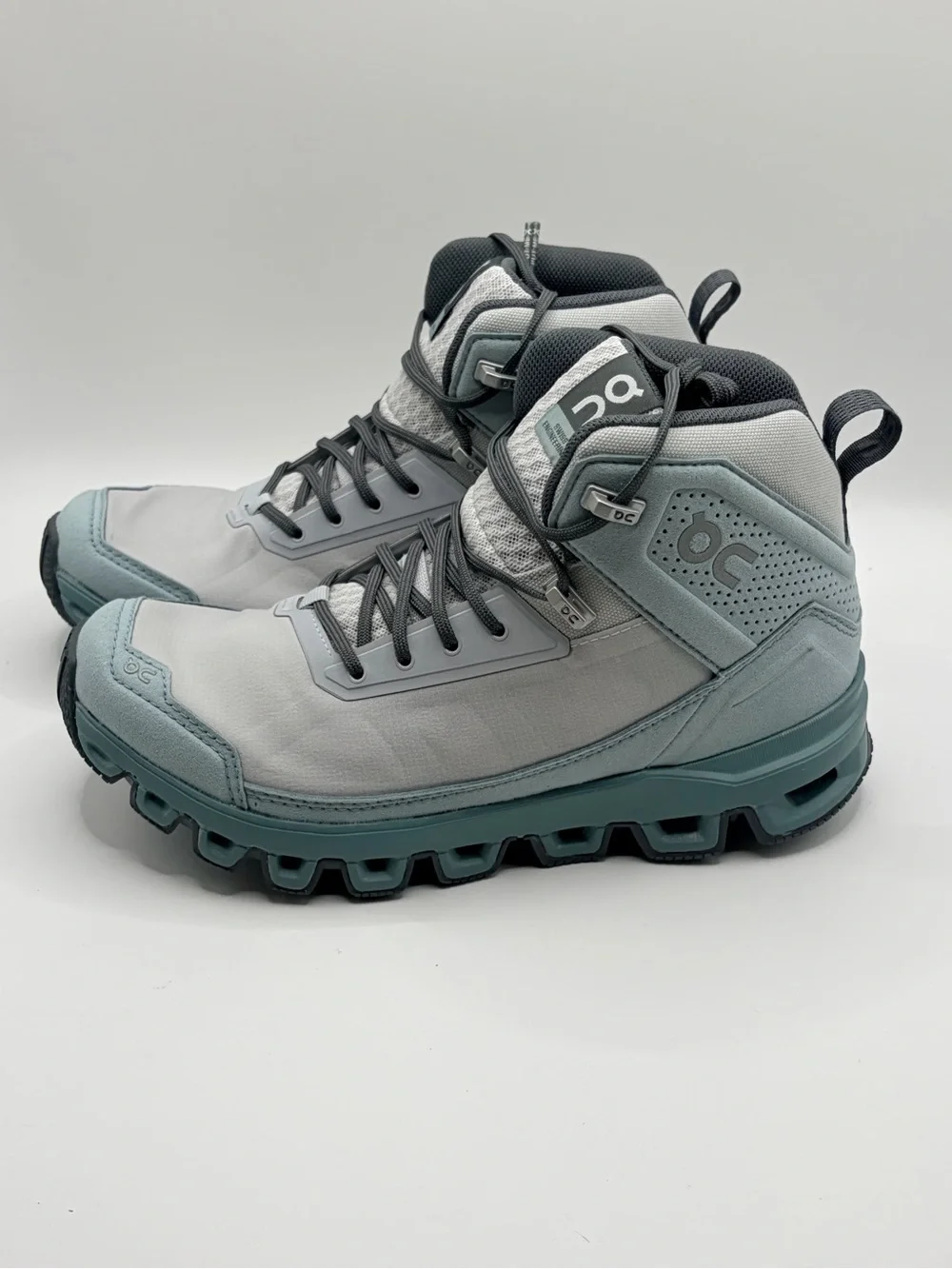 On Cloud On Cloud Hi Waterproof Hiker - Light Grey & Pale Blue
